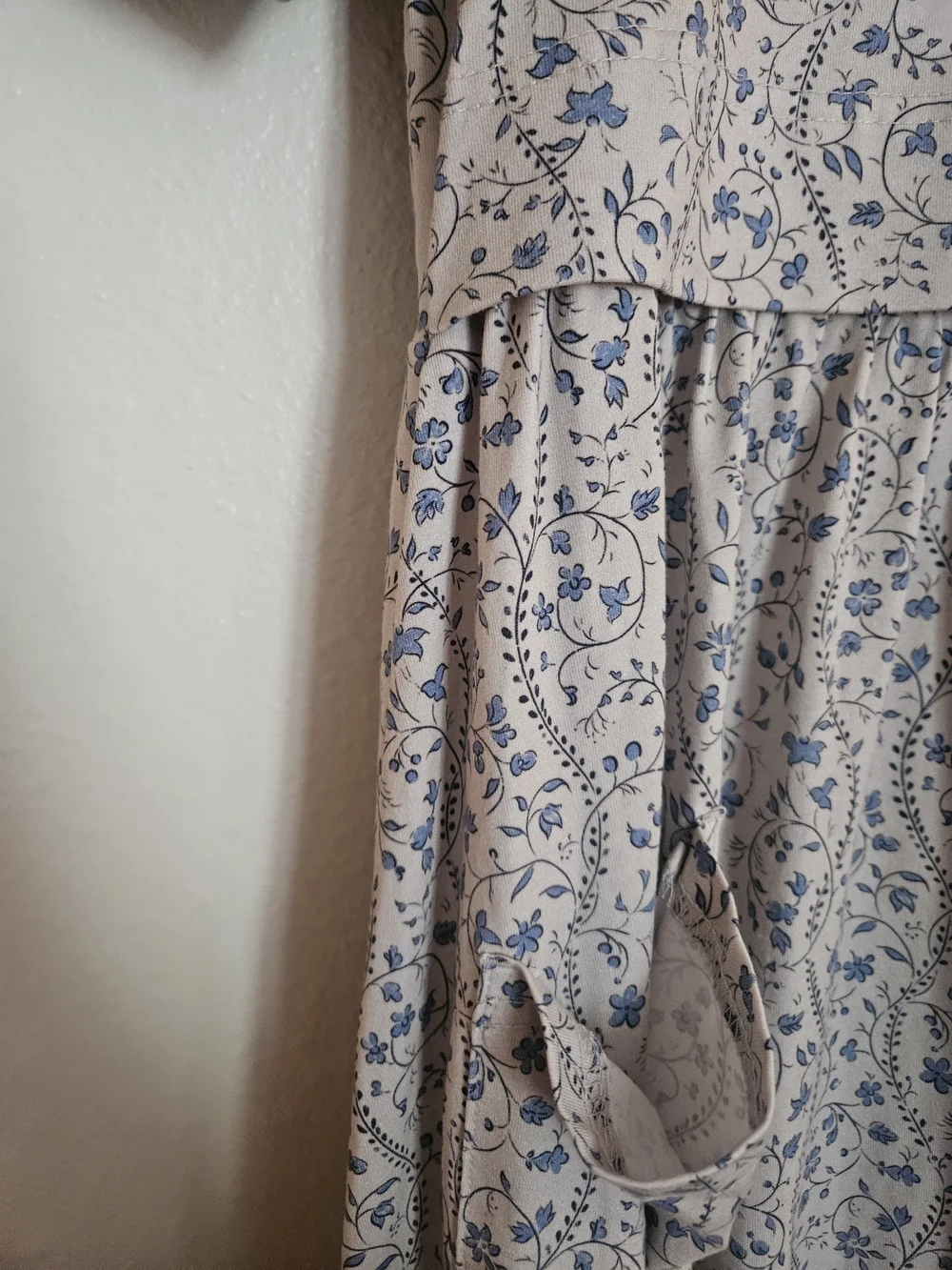 Super Cute Dresses - Women's Nursing Midi Dress with Pockets